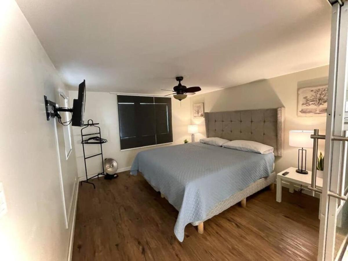 Apartament Casa San Miguel With Gated Parking At Casas Sanblu Ensenada Zewnętrze zdjęcie